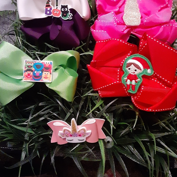 5 bows - Picture 3 of 4